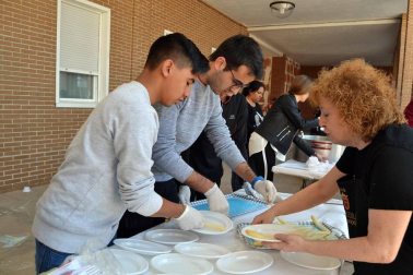 Angelita Alfaro, cocinera autodidacta con 23 libros publicados y premiada internacionalmente, ha sido la encargada de inaugurar la jornada.