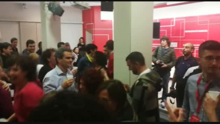 Celebración en la sede del PSN tras las elecciones del 28 de abril