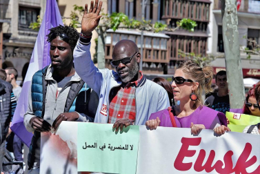 UGT y CC OO de Navarra reivindican "más derechos" para las personas e igualdad