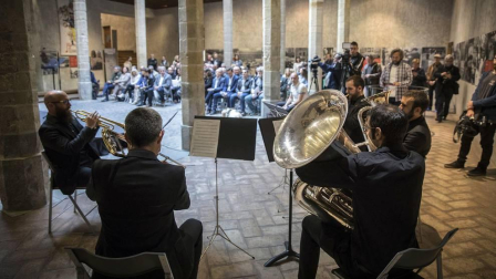 El Palacio del Condestable de Pamplona acoge desde este martes una exposición retrospectiva que conmemora los cien años de historia de la banda municipal de música "La Pamplonesa".