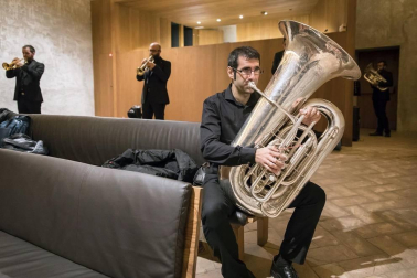 El Palacio del Condestable de Pamplona acoge desde este martes una exposición retrospectiva que conmemora los cien años de historia de la banda municipal de música "La Pamplonesa".