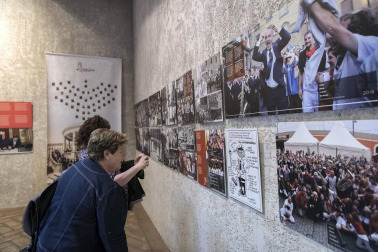 El Palacio del Condestable de Pamplona acoge desde este martes una exposición retrospectiva que conmemora los cien años de historia de la banda municipal de música "La Pamplonesa".