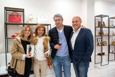 El 26 de abril abrió sus puertas un nuevo establecimiento en la calle Tafalla del Ensanche pamplonés. La marca española Cuplé -especializada en calzado, ropa, bolsos y complementos para mujer- celebró un encuentro con familiares, amigos y clientes para darse a conocer. Una cita con la moda en un acogedor ambiente.