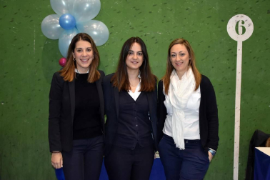 El sábado pasado tuvo lugar en el Polideportivo de Beriáin la XVI edición del Trofeo Oportunidad de Patinaje Artístico sobre Ruedas, en el que tomaron parte más de un centenar de deportistas (desde categoría benjamín a senior). Además de la participación de la escuadra local Larre, compitieron equipos de Aragón, Cantabria, Cataluña, País Vasco, Madrid y Castilla y León. El torneo tuvo un espectacular broche final protagonizado por el barcelonés Pau García, campeón del mundo y de Europa junior 2018 y 15 veces campeón de España.