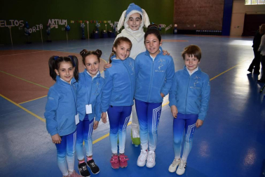 El sábado pasado tuvo lugar en el Polideportivo de Beriáin la XVI edición del Trofeo Oportunidad de Patinaje Artístico sobre Ruedas, en el que tomaron parte más de un centenar de deportistas (desde categoría benjamín a senior). Además de la participación de la escuadra local Larre, compitieron equipos de Aragón, Cantabria, Cataluña, País Vasco, Madrid y Castilla y León. El torneo tuvo un espectacular broche final protagonizado por el barcelonés Pau García, campeón del mundo y de Europa junior 2018 y 15 veces campeón de España.