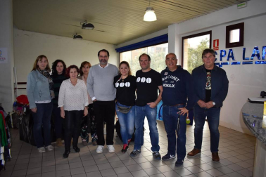 El sábado pasado tuvo lugar en el Polideportivo de Beriáin la XVI edición del Trofeo Oportunidad de Patinaje Artístico sobre Ruedas, en el que tomaron parte más de un centenar de deportistas (desde categoría benjamín a senior). Además de la participación de la escuadra local Larre, compitieron equipos de Aragón, Cantabria, Cataluña, País Vasco, Madrid y Castilla y León. El torneo tuvo un espectacular broche final protagonizado por el barcelonés Pau García, campeón del mundo y de Europa junior 2018 y 15 veces campeón de España.