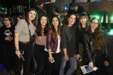 El cantante y compositor Alfred García presentó en la Sala Zentral de Pamplona su primer álbum de estudio, titulado 1016, número que este joven llevó durante el casting para entrar en el programa televisivo Operación Triunfo 2017. Un trabajo que ha contado con señaladas colaboraciones como las de Love Of Lesbian, Pavvla, Carlos Sadness o Amaia Romero. La sala de conciertos pamplonesa colgó días antes el cartel de no hay entradas.