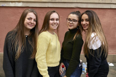 El cantante y compositor Alfred García presentó en la Sala Zentral de Pamplona su primer álbum de estudio, titulado 1016, número que este joven llevó durante el casting para entrar en el programa televisivo Operación Triunfo 2017. Un trabajo que ha contado con señaladas colaboraciones como las de Love Of Lesbian, Pavvla, Carlos Sadness o Amaia Romero. La sala de conciertos pamplonesa colgó días antes el cartel de no hay entradas.