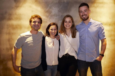 El cantante y compositor Alfred García presentó en la Sala Zentral de Pamplona su primer álbum de estudio, titulado 1016, número que este joven llevó durante el casting para entrar en el programa televisivo Operación Triunfo 2017. Un trabajo que ha contado con señaladas colaboraciones como las de Love Of Lesbian, Pavvla, Carlos Sadness o Amaia Romero. La sala de conciertos pamplonesa colgó días antes el cartel de no hay entradas.