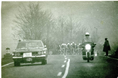 La iniciativa de un agente de Pamplona que ha pedido fotos por correo postal a cientos de veteranos da lugar a una selección de recuerdos que verá la luz esta semana como exposición.