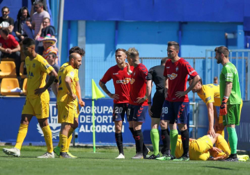 Galería de imágenes del partido disputado este sábado en el estadio de Santo Domingo.