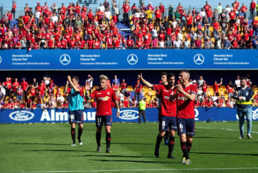 Galería de imágenes del partido disputado este sábado en el estadio de Santo Domingo.