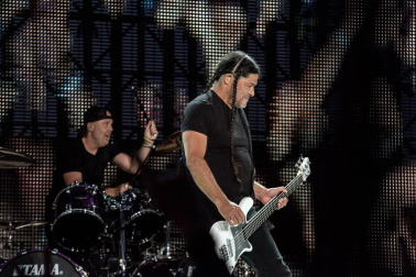 El concierto más multitudinario de Metallica en España, probablemente también uno de los más numerosos de su propia historia, se ha celebrado este viernes en Madrid ante 68.000 personas.