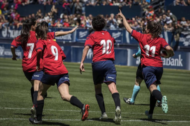 Osasuna Femenino superó al Santa Teresa Badajoz (2-1) con goles de Patricia Zugasti y Lorena Herrera, pero no logró el pase a la final de la fase de ascenso a LaLiga Iberdrola, en un duelo en el que las navarras mostraron mayor ambición en el campo que su rival.