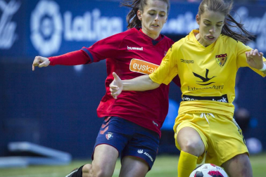 Osasuna Femenino superó al Santa Teresa Badajoz (2-1) con goles de Patricia Zugasti y Lorena Herrera, pero no logró el pase a la final de la fase de ascenso a LaLiga Iberdrola, en un duelo en el que las navarras mostraron mayor ambición en el campo que su rival.