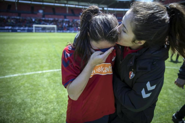 Osasuna Femenino superó al Santa Teresa Badajoz (2-1) con goles de Patricia Zugasti y Lorena Herrera, pero no logró el pase a la final de la fase de ascenso a LaLiga Iberdrola, en un duelo en el que las navarras mostraron mayor ambición en el campo que su rival.