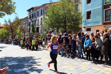 Muñoz y Carrera vencen en la Vuelta a la Mejana. Un total de 929 atletas participaron en la XXXIX edición de esta popular cita de la capital ribera