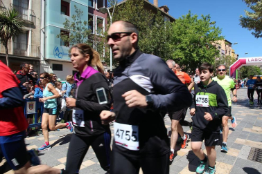 Muñoz y Carrera vencen en la Vuelta a la Mejana. Un total de 929 atletas participaron en la XXXIX edición de esta popular cita de la capital ribera