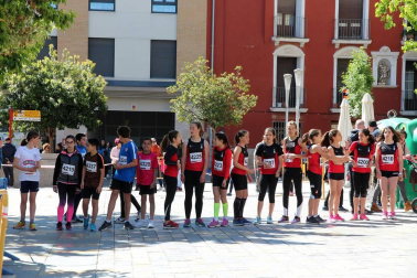 Muñoz y Carrera vencen en la Vuelta a la Mejana. Un total de 929 atletas participaron en la XXXIX edición de esta popular cita de la capital ribera