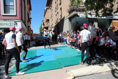 Muñoz y Carrera vencen en la Vuelta a la Mejana. Un total de 929 atletas participaron en la XXXIX edición de esta popular cita de la capital ribera