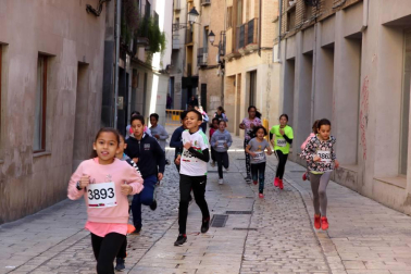 Muñoz y Carrera vencen en la Vuelta a la Mejana. Un total de 929 atletas participaron en la XXXIX edición de esta popular cita de la capital ribera