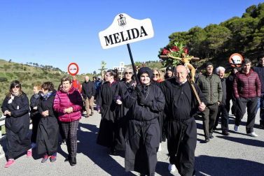Ujué fue escenario este domingo de su segunda romería en afluencia de cada año y, para antes de las ocho de la mañana,Figarol, Carcastillo, Mélida y Olite, se acercaban ya a la zona del crucero, primero para darle la bienvenida y además para coger fuerzas después del camino hacia la Virgen de Ujué.