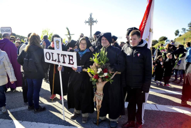 Ujué fue escenario este domingo de su segunda romería en afluencia de cada año y, para antes de las ocho de la mañana,Figarol, Carcastillo, Mélida y Olite, se acercaban ya a la zona del crucero, primero para darle la bienvenida y además para coger fuerzas después del camino hacia la Virgen de Ujué.