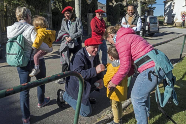 El Partido Carlista celebra su reunión anual en Montejurra.