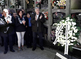 El cementerio de Pamplona acogió el 21 acto en recuerdo del edil asesinado por la banda terrorista en un acto al que acudieron familiares, compañeros y cargos políticos.