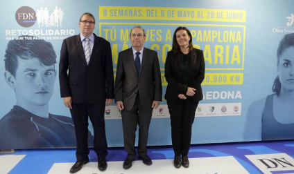 Representantes del grupo La Información, la Obra Social la Caixa, los clubes deportivos implicados y las entidades a las que se harán llegar los fondos.