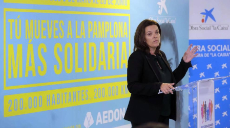 Representantes del grupo La Información, la Obra Social la Caixa, los clubes deportivos implicados y las entidades a las que se harán llegar los fondos.