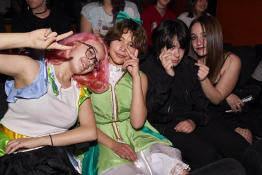 La tarde del sábado 4 de mayo la Casa de la Juventud de Pamplona acogió la Otaku night con un variado programa que incluyó actos como karaoke friki, proyecciones de animación japonesa, taller de pixeles, campeonato de Pokemon Sol y Luna, torneo de Dragon Ball Fighter Z, exhibición de K-POP, degustación de comida japonesa, torneo de Super Smash Bros Ultimate, concurso de Cosplay, concurso de Dance y karaoke o entrega de premios.