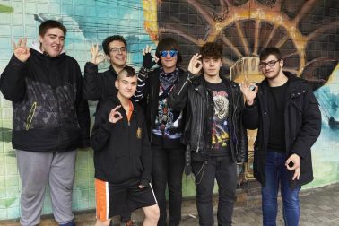 La tarde del sábado 4 de mayo la Casa de la Juventud de Pamplona acogió la Otaku night con un variado programa que incluyó actos como karaoke friki, proyecciones de animación japonesa, taller de pixeles, campeonato de Pokemon Sol y Luna, torneo de Dragon Ball Fighter Z, exhibición de K-POP, degustación de comida japonesa, torneo de Super Smash Bros Ultimate, concurso de Cosplay, concurso de Dance y karaoke o entrega de premios.