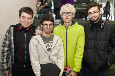 La tarde del sábado 4 de mayo la Casa de la Juventud de Pamplona acogió la Otaku night con un variado programa que incluyó actos como karaoke friki, proyecciones de animación japonesa, taller de pixeles, campeonato de Pokemon Sol y Luna, torneo de Dragon Ball Fighter Z, exhibición de K-POP, degustación de comida japonesa, torneo de Super Smash Bros Ultimate, concurso de Cosplay, concurso de Dance y karaoke o entrega de premios.