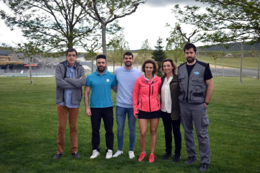 La S.D.R.G. Tajonar organizó el sábado 4 de mayo una master class solidaria de ciclo indoor en favor de la organización AMIGOSOLIDARIOS, institución no gubernamental que centra su actividad en Kenia y Uganda y que dio una charla sobre sus proyectos a todos los socios que se acercaron al club.