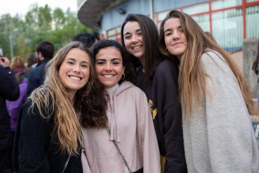 Las treinta y ocho mejores actuaciones de la pasada edición de Operación Triunfo se pasearon por el escenario del Navarra Arena para delirio de las más de diez mil personas que se reunieron, el viernes 3 de mayo, para la ocasión. Un público predominantemente joven disfrutó de las dos horas y media de espectáculo musical.