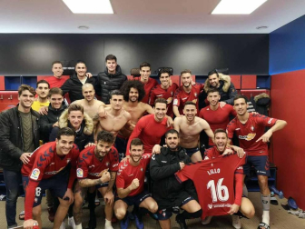 Las celebraciones de los jugadores de Osasuna en el vestuario, fotografiadas desde la 18ª jornada, muestran la unión del grupo.