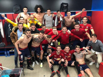 Las celebraciones de los jugadores de Osasuna en el vestuario, fotografiadas desde la 18ª jornada, muestran la unión del grupo.