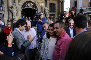 La portavoz nacional de Ciudadanos estuvo en la Plaza Consistorial junto a José Jacier Esparza este martes, 14 de mayo.