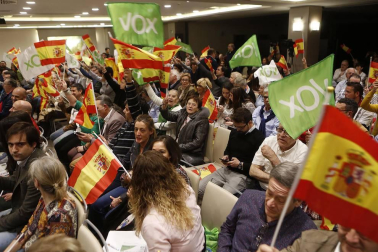 Cerca de medio millar de personas acudieron al acto de campaña de la formación qye se celebró este lunes, 22 de abril, en el Hotel Iruña Park de la capital navarra.