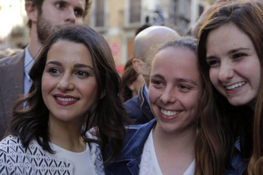 La portavoz nacional de Ciudadanos estuvo en la Plaza Consistorial junto a José Jacier Esparza este martes, 14 de mayo.