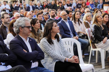 La portavoz nacional de Ciudadanos estuvo en la Plaza Consistorial junto a José Jacier Esparza este martes, 14 de mayo.