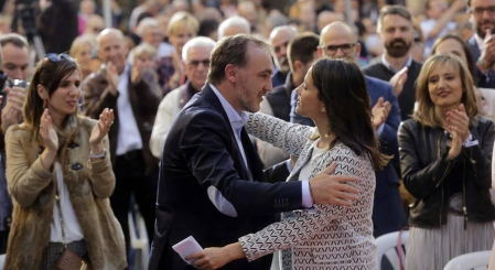 La portavoz nacional de Ciudadanos estuvo en la Plaza Consistorial junto a José Jacier Esparza este martes, 14 de mayo.