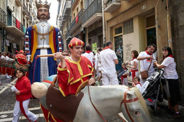 Salida de los gigantes y cabezudos de Pamplona, 12 de julio de San Fermín 2018