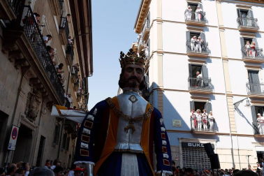Salida de los gigantes y cabezudos de Pamplona, 7 de julio de San Fermín 2018