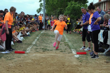 El viernes 11 de mayo Figarol acogió las XLVIII olimpiadas escolares en las que, además del colegio local, participaron los de Caparroso, Rada, Mélida, Santacara, Carcastillo y Murillo el Fruto. Una jornada deportiva organizada desde el colegio público Nuestra Señora de Ujué de Figarol, que contó con el apoyo de numerosos colectivos locales, como la apyma, el concejo, las peñas, la asociación de mujeres, el club de jubilados y la cooperativa agrícola AN.