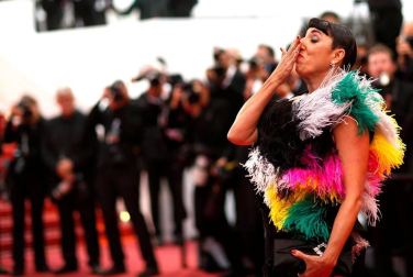 'Dolor y Gloria' es la sexta película que Almodóvar presenta en la competición de Cannes y hasta ahora tiene un más que notable balance: obtuvo en 1999 el premio a la mejor dirección por 'Todo sobre mi madre' y en 2006 vio recompensado el guion de 'Volver', que también se llevó el galardón de mejor interpretación para sus actrices.