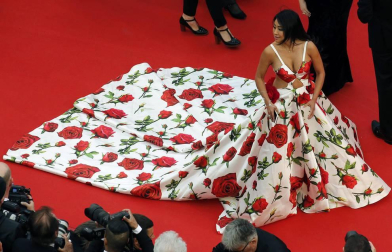 'Dolor y Gloria' es la sexta película que Almodóvar presenta en la competición de Cannes y hasta ahora tiene un más que notable balance: obtuvo en 1999 el premio a la mejor dirección por 'Todo sobre mi madre' y en 2006 vio recompensado el guion de 'Volver', que también se llevó el galardón de mejor interpretación para sus actrices.