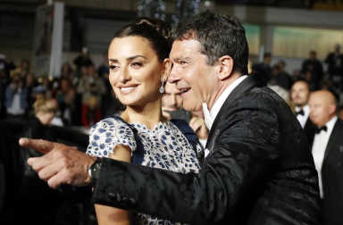 'Dolor y Gloria' es la sexta película que Almodóvar presenta en la competición de Cannes y hasta ahora tiene un más que notable balance: obtuvo en 1999 el premio a la mejor dirección por 'Todo sobre mi madre' y en 2006 vio recompensado el guion de 'Volver', que también se llevó el galardón de mejor interpretación para sus actrices.
