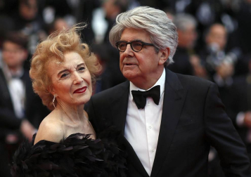 'Dolor y Gloria' es la sexta película que Almodóvar presenta en la competición de Cannes y hasta ahora tiene un más que notable balance: obtuvo en 1999 el premio a la mejor dirección por 'Todo sobre mi madre' y en 2006 vio recompensado el guion de 'Volver', que también se llevó el galardón de mejor interpretación para sus actrices.
